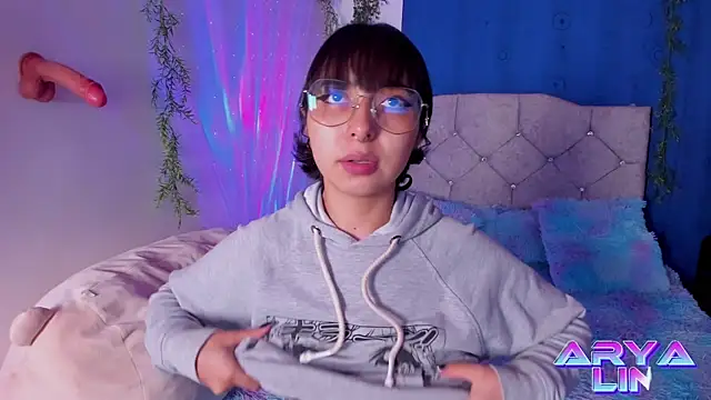 Snapshot of arysUwU chatting on 03.23.25 arysUwU online show from 03.23.25