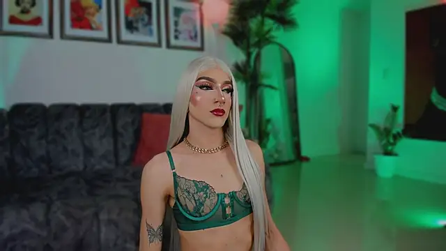 Taylor  foxxx online show from 12.17.25