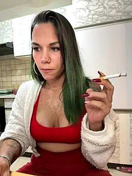 Lady Knaller online show from 10.05.25