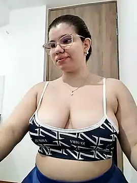 Snapshot of Danzel1105 chatting on 02.05.25 Danzel1105 online show from 02.05.25