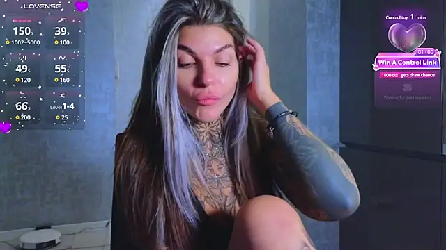 Snapshot of tattooedBabyy chatting on 02.03.25 tattooedBabyy online show from 02.03.25