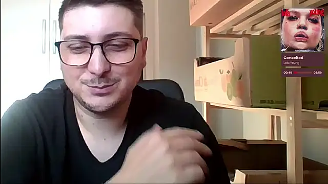 Snapshot of ShiitakeBR chatting on 09.10.25 ShiitakeBR online show from 09.10.25