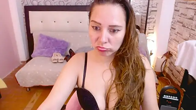 camila delarosa online show from 03.13.26