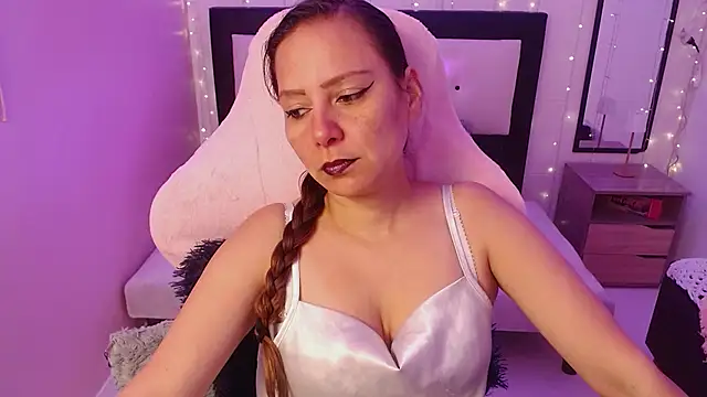 camila delarosa online show from 06.06.26