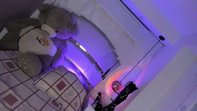 Dalila Thoms online show from 01.24.25