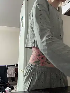 Snapshot of Crayzy_Luv chatting on 02.16.26 Crayzy Luv online show from 02.16.26