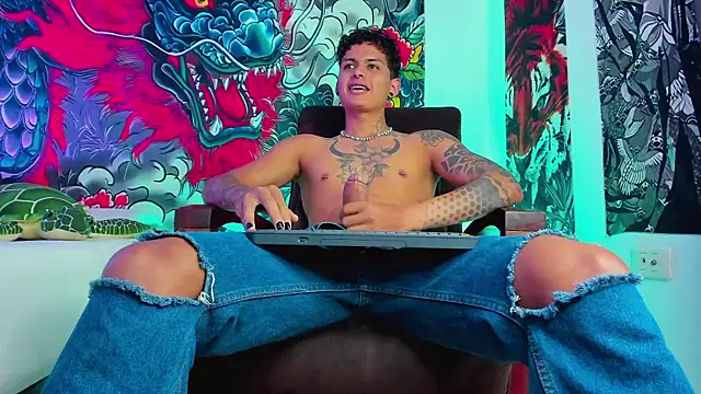 Snapshot of Maxi_Gray chatting on 09.17.25 Maxi Gray online show from 09.17.25