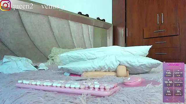 Venus queenn online show from 12.14.24