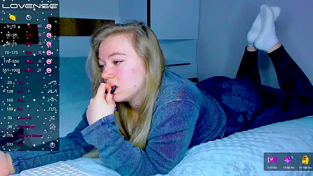 Snapshot of kitti_kaattt chatting on 12.04.24 kitti kaattt online show from 12.04.24