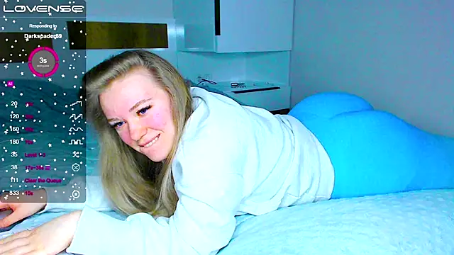 Snapshot of kitti_kaattt chatting on 01.05.25 kitti kaattt online show from 01.05.25