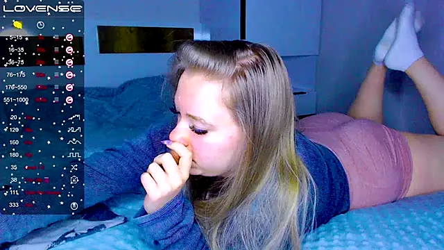 Snapshot of kitti_kaattt chatting on 01.18.25 kitti kaattt online show from 01.18.25