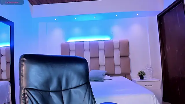 Snapshot of martina_mancini chatting on 03.15.25 martina mancini online show from 03.15.25