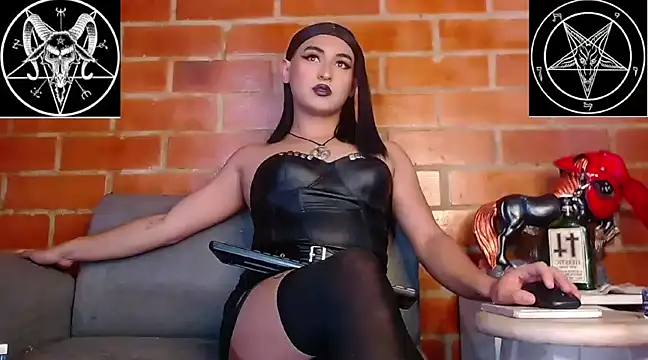 Snapshot of Domina_Lilith chatting on 03.11.25 Domina Lilith online show from 03.11.25