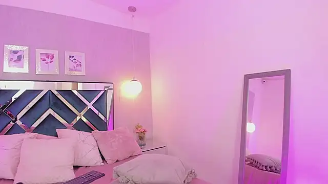 Snapshot of Miakhalifa_7 chatting on 03.11.25 Miakhalifa 7 online show from 03.11.25