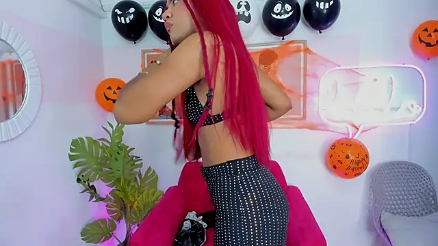 Snapshot of Miakhalifa_7 chatting on 10.31.25 Miakhalifa 7 online show from 10.31.25