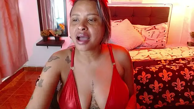 Snapshot of Dominik_girl chatting on 05.30.26 Dominik girl online show from 05.30.26