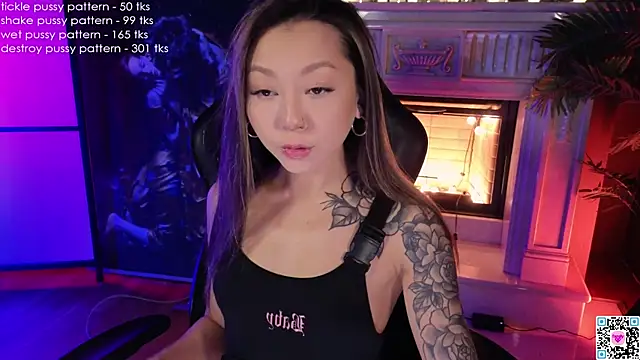 Snapshot of im_casey chatting on 01.19.25 im casey online show from 01.19.25