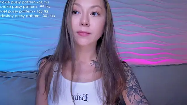 Snapshot of im_casey chatting on 02.13.25 im casey online show from 02.13.25