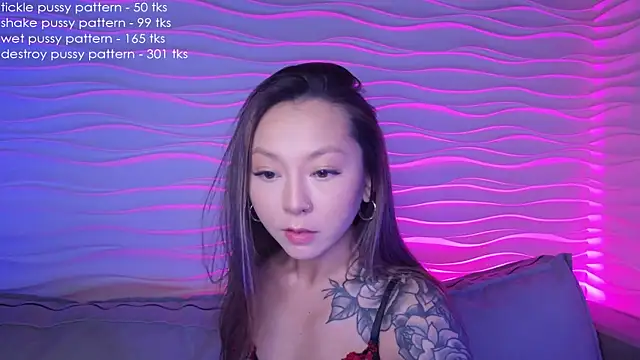 Snapshot of im_casey chatting on 02.28.25 im casey online show from 02.28.25