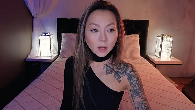 Snapshot of im_casey chatting on 10.23.25 im casey online show from 10.23.25