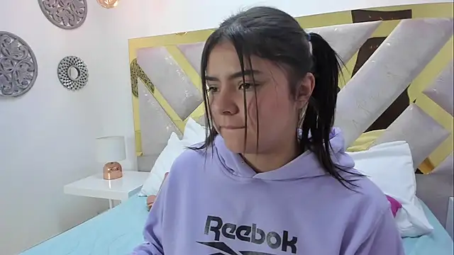 Oriana Guzman online show from 01.07.25