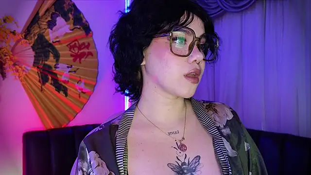 albaismynameX online show from 09.15.25