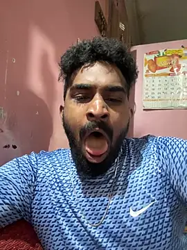 Handsomehunk 4U online show from 12.13.24