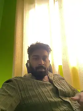 Handsomehunk 4U online show from 12.18.24