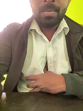 Handsomehunk 4U online show from 02.25.25