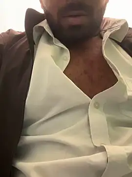 Handsomehunk 4U online show from 02.25.25