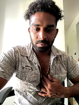 Handsomehunk 4U online show from 09.26.25