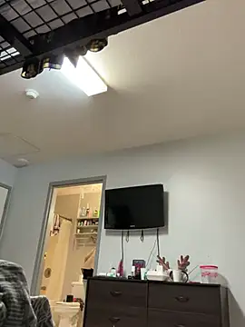 Snapshot of SexyB214 chatting on 12.10.24 SexyB214 online show from 12.10.24