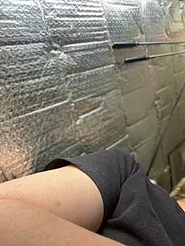 Snapshot of SexyB214 chatting on 12.25.24 SexyB214 online show from 12.25.24