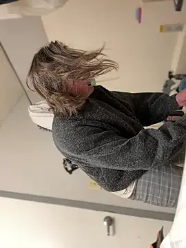 Snapshot of SexyB214 chatting on 12.31.24 SexyB214 online show from 12.31.24