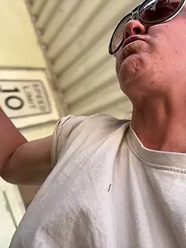 Snapshot of SexyB214 chatting on 02.22.25 SexyB214 online show from 02.22.25