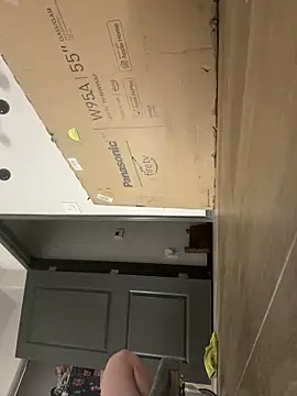 Snapshot of SexyB214 chatting on 10.22.25 SexyB214 online show from 10.22.25