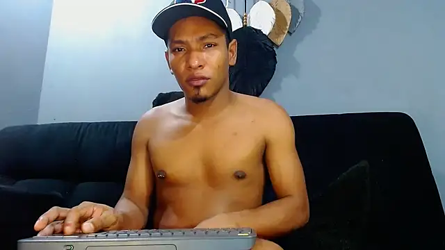 Grandeygruesa1 online show from 12.18.24