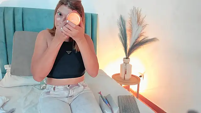 Snapshot of MirandaRoxx chatting on 01.29.25 MirandaRoxx online show from 01.29.25