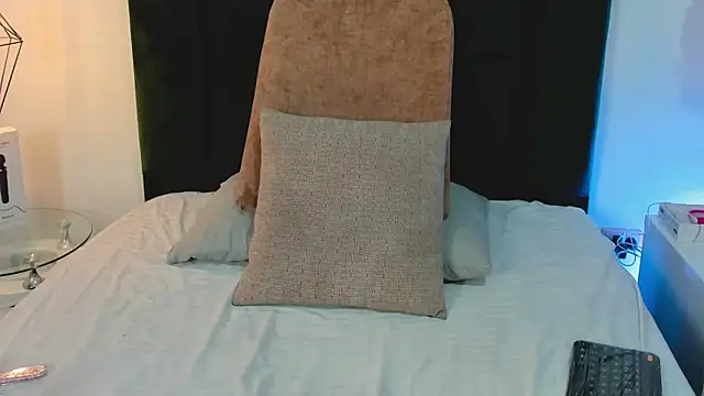 Snapshot of MirandaRoxx chatting on 01.31.25 MirandaRoxx online show from 01.31.25