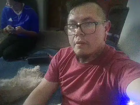 Snapshot of AlanDickson chatting on 03.04.25 AlanDickson online show from 03.04.25