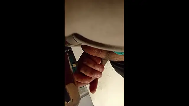 Snapshot of AlanDickson chatting on 10.30.25 AlanDickson online show from 10.30.25