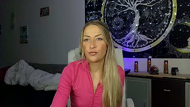 SexxyLiviaa online show from 10.28.25