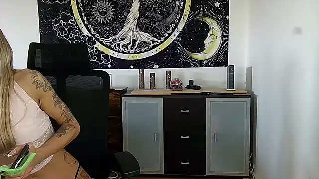 SexxyLiviaa online show from 04.23.26