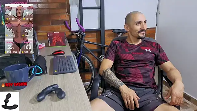 Snapshot of Marck_Muscle chatting on 06.03.26 Marck Muscle online show from 06.03.26