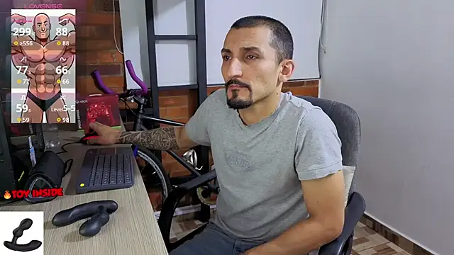 Snapshot of Marck_Muscle chatting on 06.22.26 Marck Muscle online show from 06.22.26