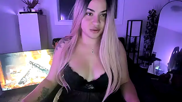 MelSaunders online show from 11.07.25