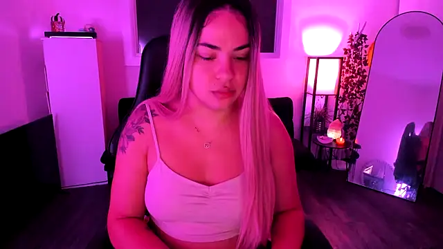 MelSaunders online show from 11.18.25