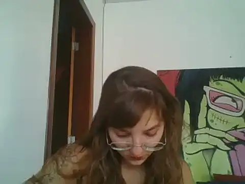 Snapshot of SweetyBabyDemon chatting on 02.11.25 SweetyBabyDemon online show from 02.11.25