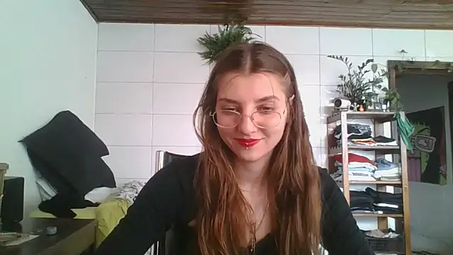 Snapshot of SweetyBabyDemon chatting on 09.26.25 SweetyBabyDemon online show from 09.26.25