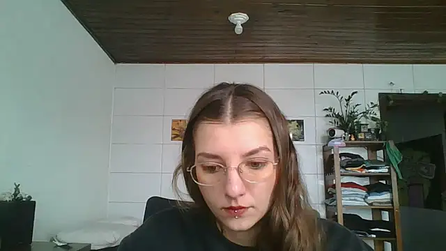 Snapshot of SweetyBabyDemon chatting on 10.09.25 SweetyBabyDemon online show from 10.09.25